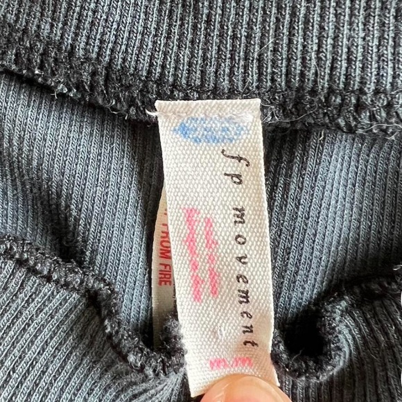 FP Movement Ribbed Cropped Top S-M - Picture 3 of 4